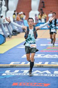 BIB: 5509, 
                            <button type="button" onclick="openModal(22752462)" class="btn btn-primary btn-sm float-right btn-popup" data-toggle="modal" data-target=".modal-high-quality">
                        <i class="fas fa-shopping-cart"></i> Add to Cart
                    </button>
                                            <button type="button" onclick="isThisMe(22752462, true)" class="btn btn-success btn-sm float-right btn-popup btn-isme hidden" data-toggle="tooltip" data-placement="bottom" title="นี่คือรูปของคุณใช่ไหม คลิกที่นี่เพื่อเอาเข้าอัลบั้ม">
                        <i class="fas fa-plus"></i> Add to album
                    </button>
                    <button type="button" onclick="isThisMe(22752462, false)" class="btn btn-warning btn-sm float-right btn-popup btn-isnotme hidden">
                        <i class="fas fa-ban"></i> Remove from album
                    </button>